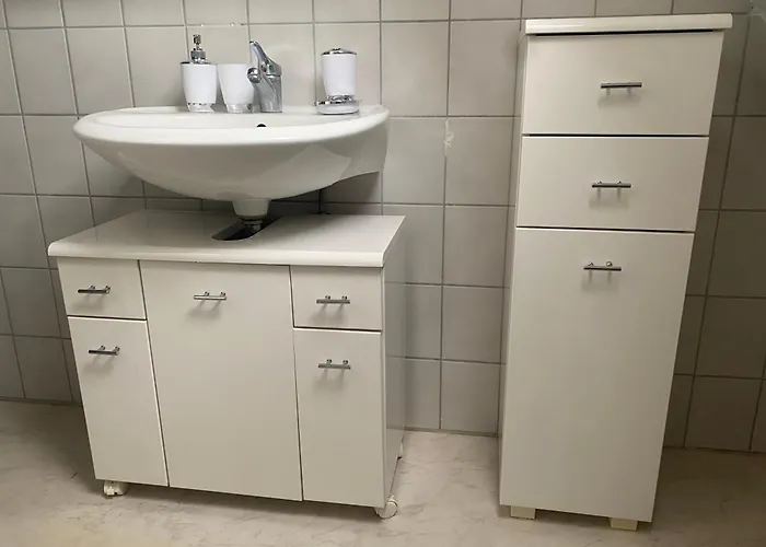 Monteurunterkunft, *