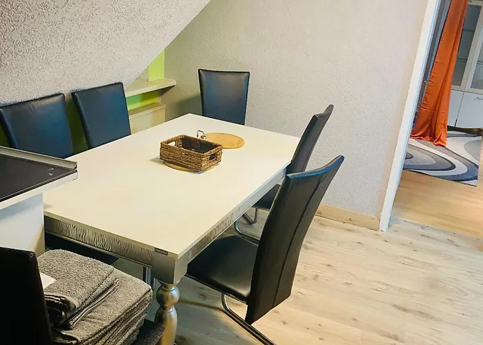 Monteurunterkunft, * Staufenberg